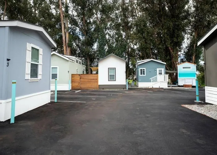 Peaceful Tiny Home With Two Queens And Loft